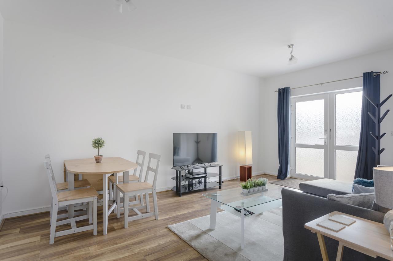 1 Bed Apt Sleeps 4 Luton  Exterior foto